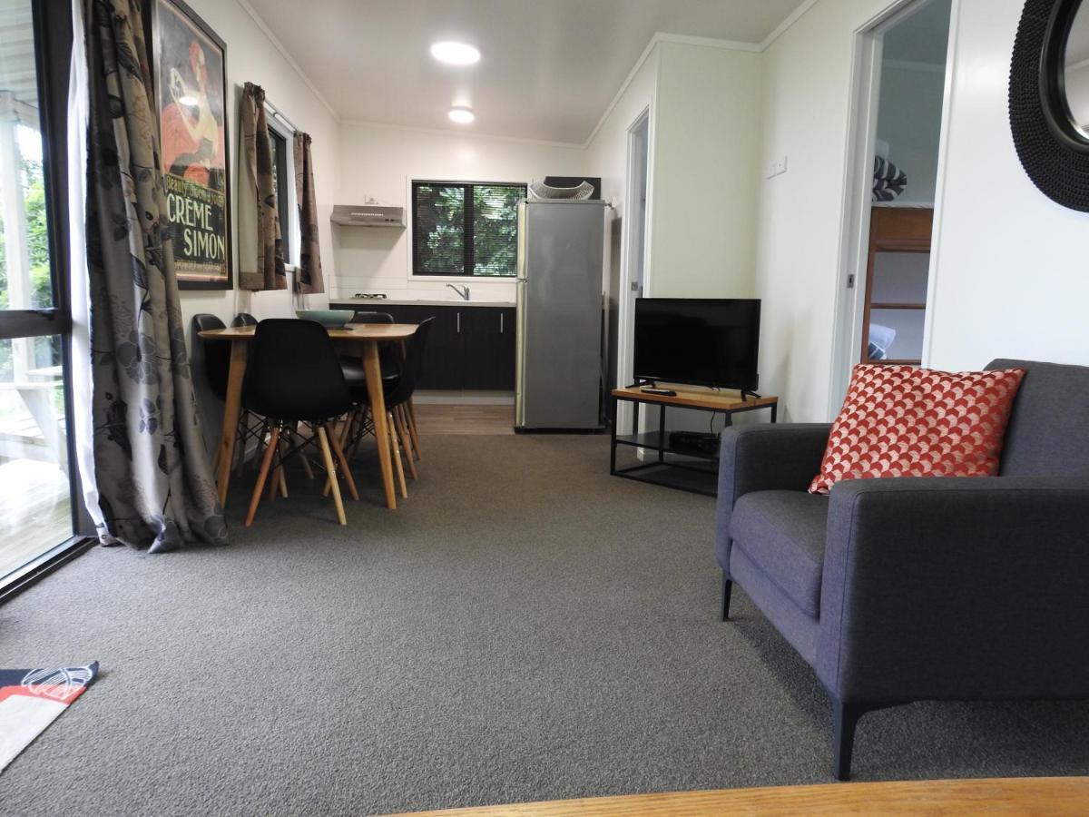 Oakura Beach Holiday Park Стая снимка
