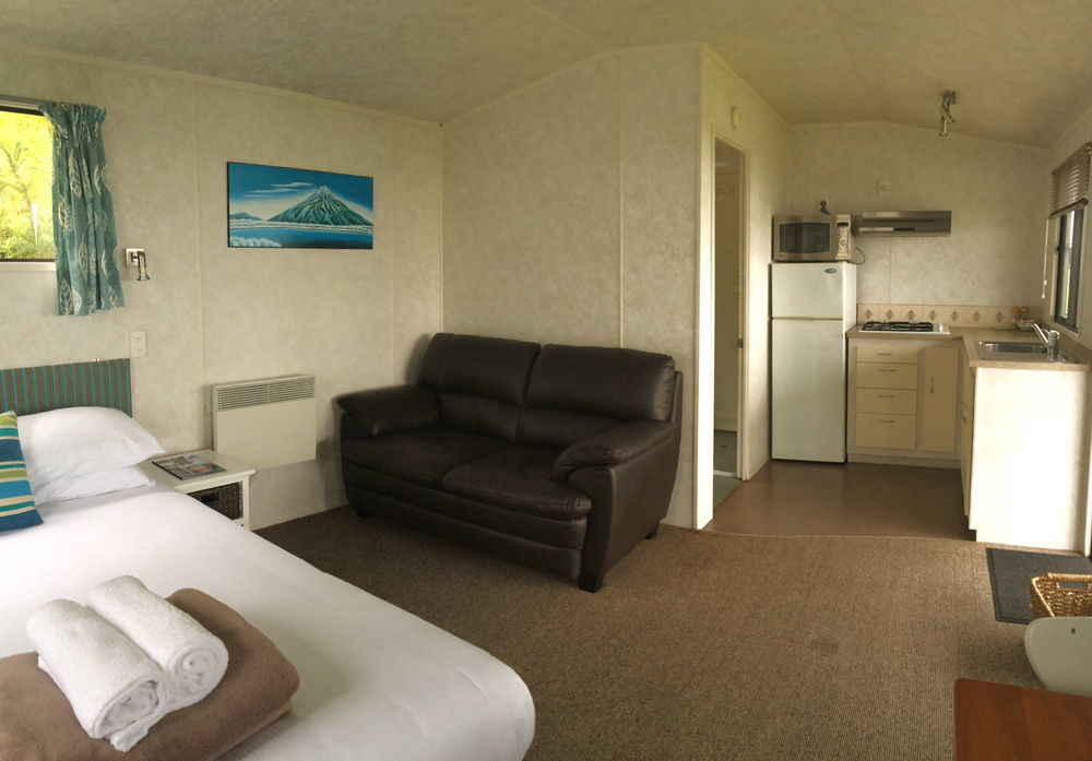 Oakura Beach Holiday Park Екстериор снимка