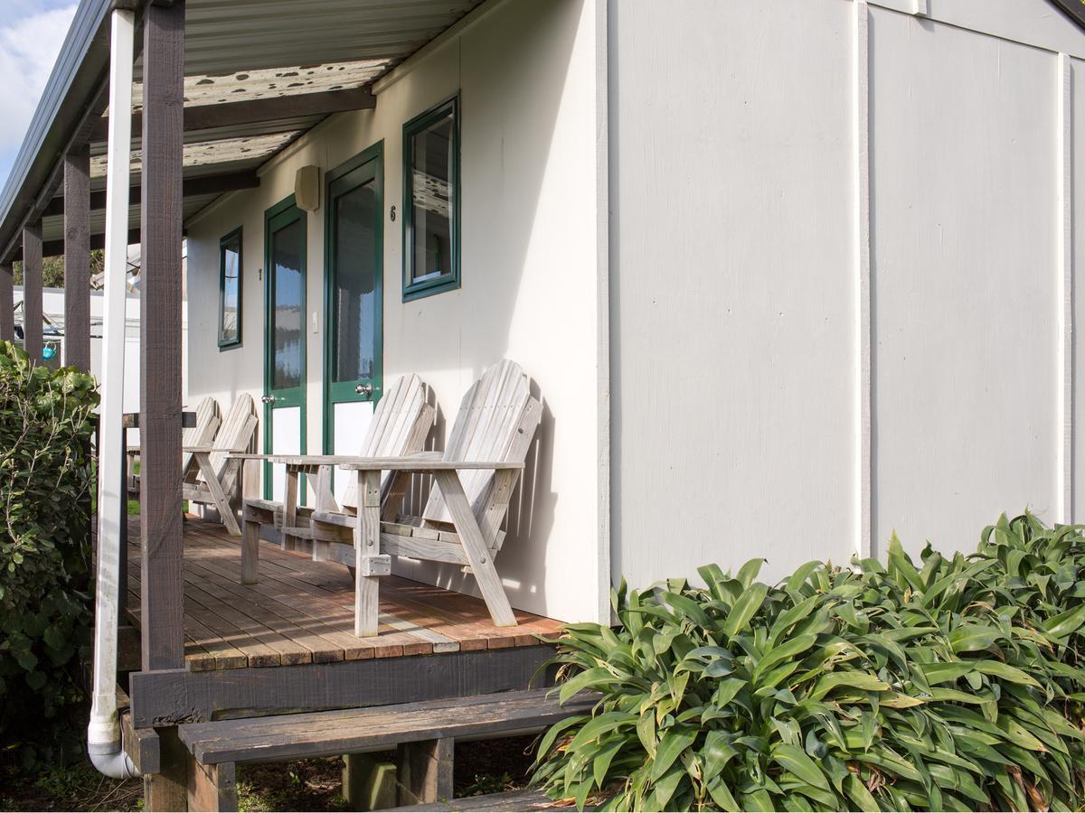 Oakura Beach Holiday Park Екстериор снимка