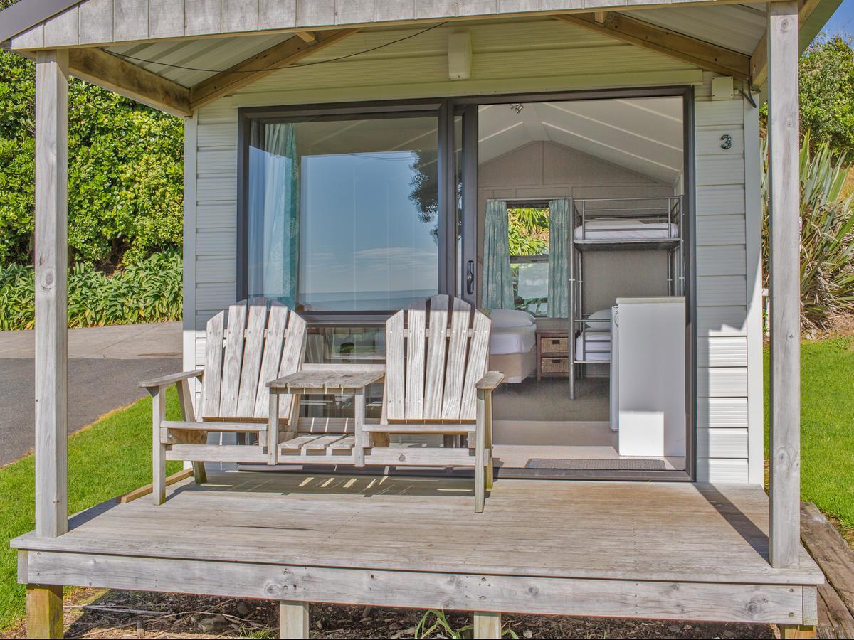 Oakura Beach Holiday Park Екстериор снимка