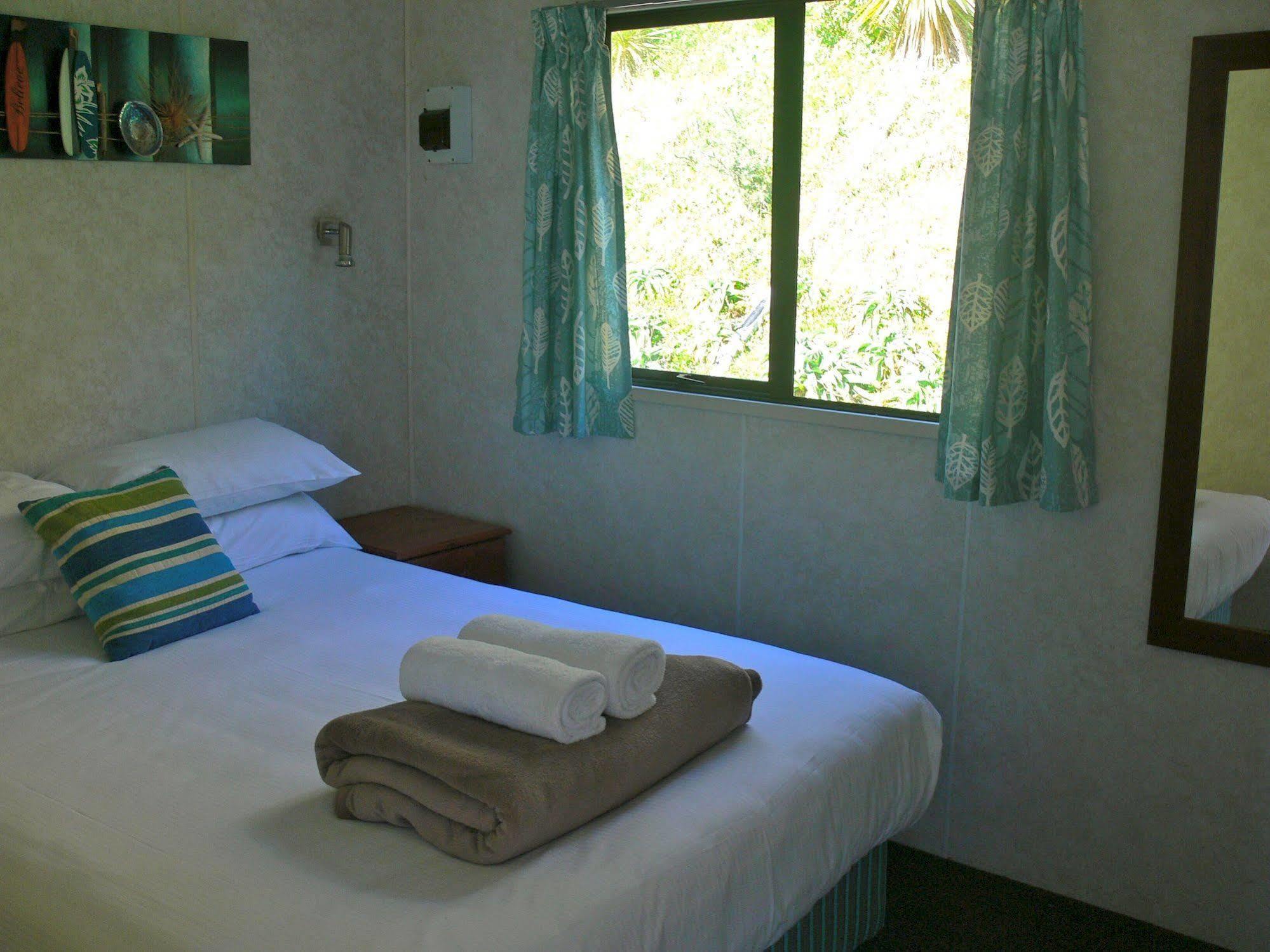 Oakura Beach Holiday Park Екстериор снимка