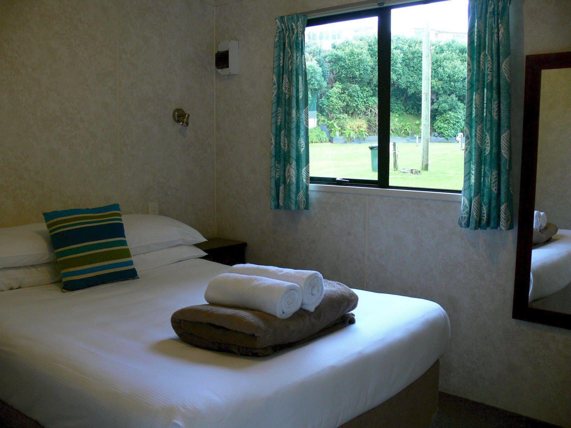 Oakura Beach Holiday Park Екстериор снимка