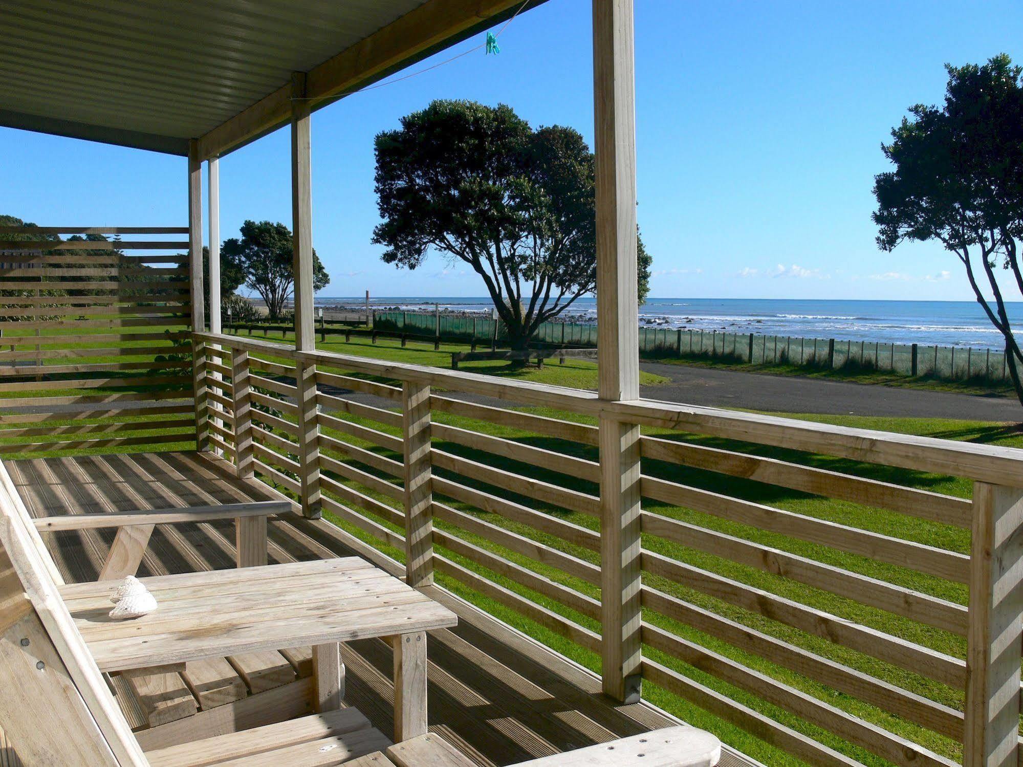 Oakura Beach Holiday Park Екстериор снимка