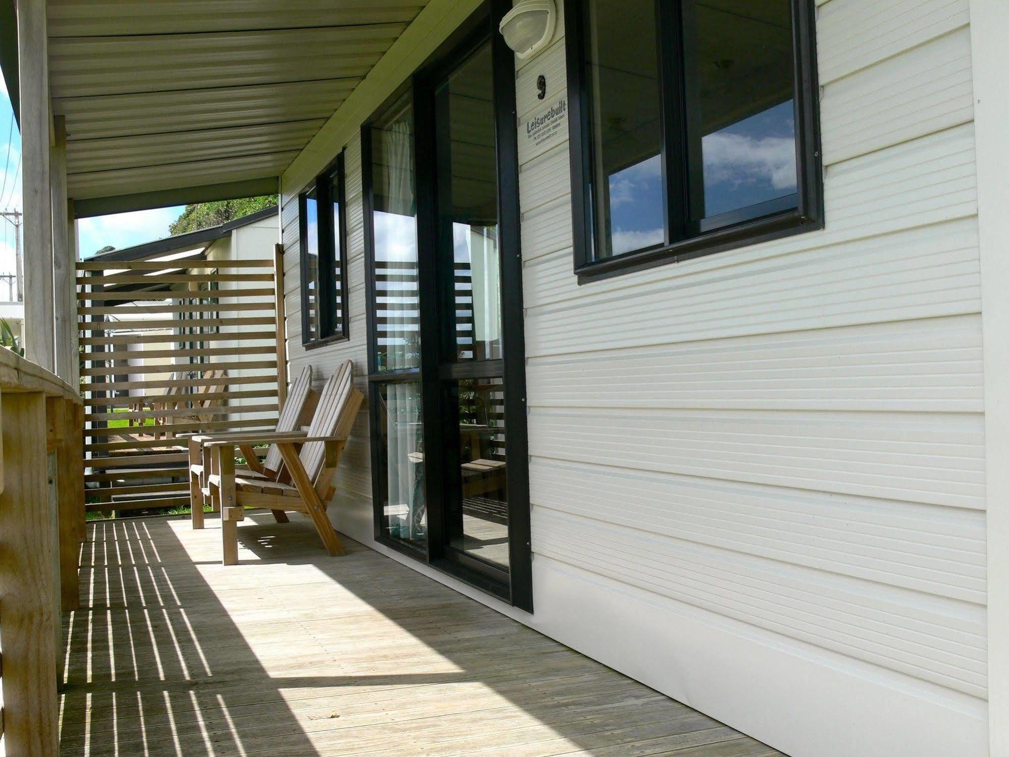 Oakura Beach Holiday Park Екстериор снимка