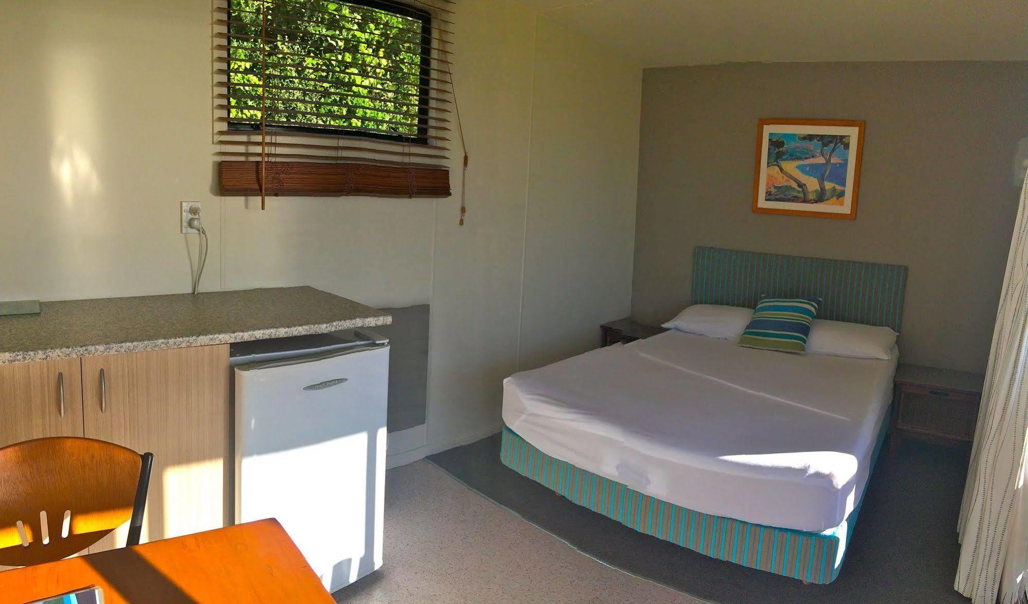 Oakura Beach Holiday Park Екстериор снимка